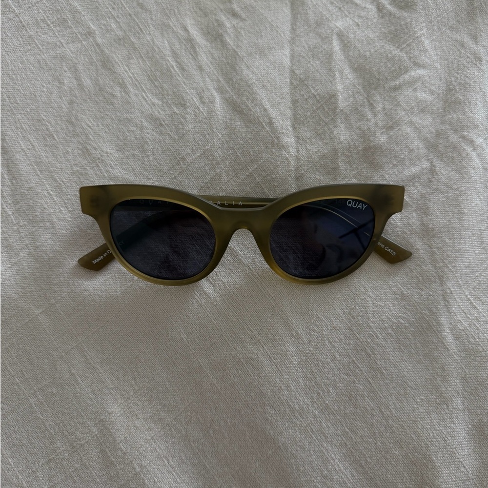 Quay Sunglasses - Star Struck